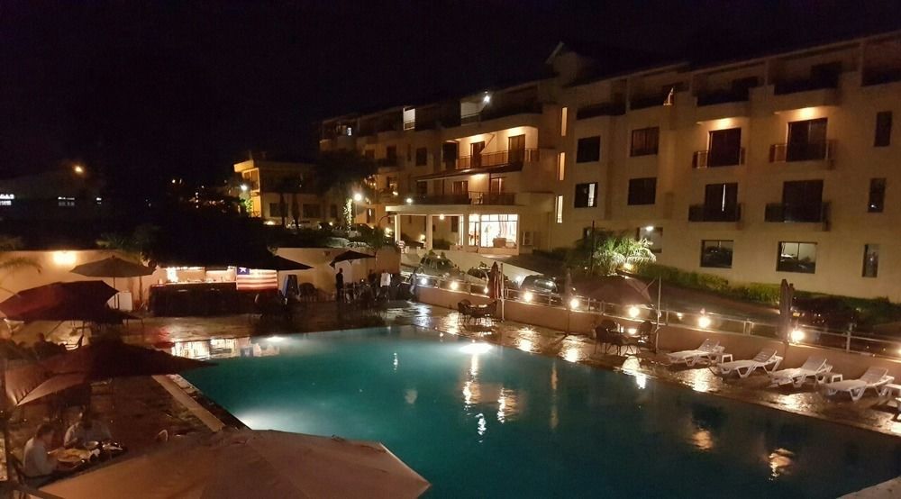 Palm Spring Resort 蒙罗维亚 外观 照片